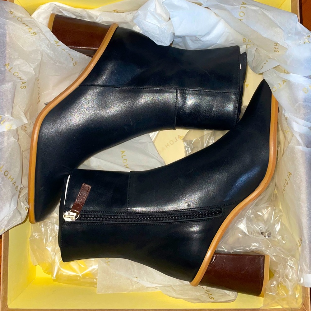 Alohas Boots - West Black Leather Square Toe Heel Boots